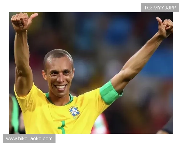 足球天才米兰达：从青涩少年到世界级后卫的辉煌历程